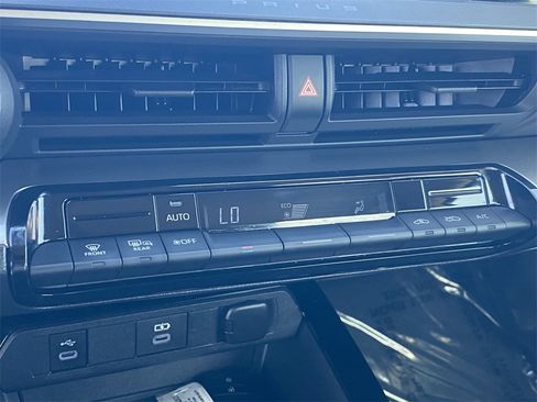 Certified 2024 Toyota Prius LE image 31