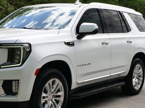 Used 2022 GMC Yukon SLT w/ SLT Premium Package image 44