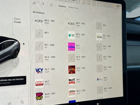 Used 2023 Tesla Model 3 Standard Range image 28