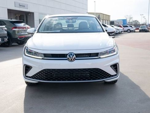 New 2026 Volkswagen Jetta SE image 9
