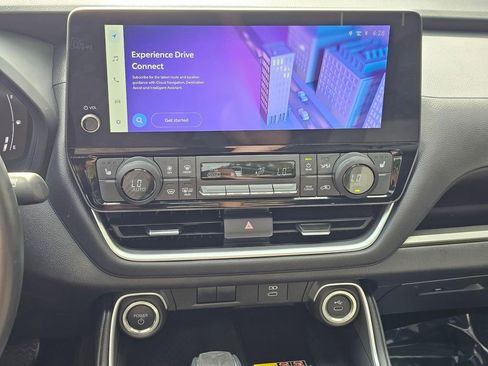 Used 2025 Toyota Grand Highlander AWD Hybrid image 32