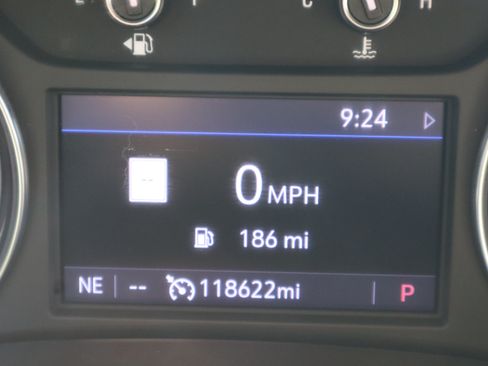 Used 2020 Buick Enclave Essence w/ Sound and Sites Package FWD image 35