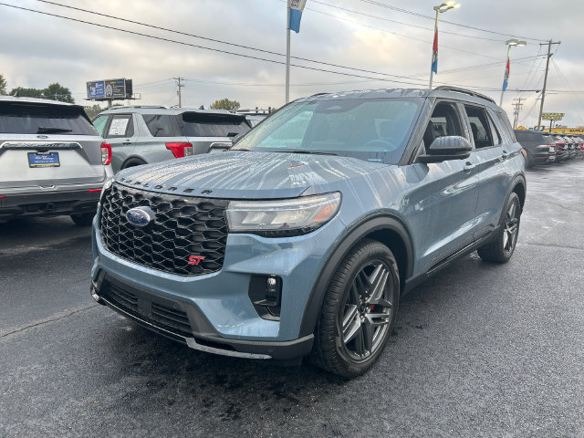 Used 2026 Ford Explorer ST AWD/4WD image 3