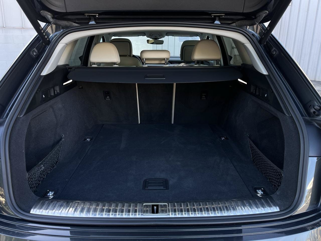 Used 2024 Audi Q8 e-tron Premium AWD/4WD image 22