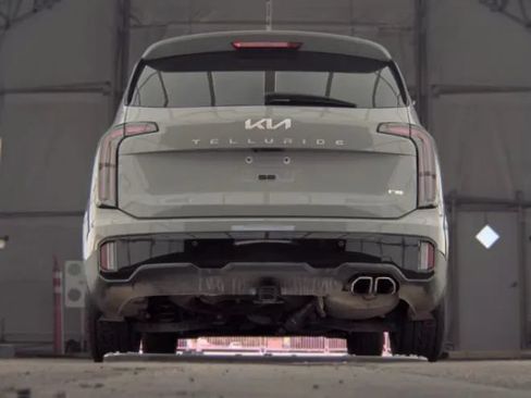 Used 2023 Hyundai Kona SE w/ Cargo Package FWD image 3