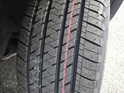 Used 2021 Nissan Rogue SV image 9