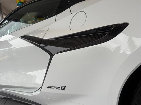Used 2025 Chevrolet Corvette ZR1 w/ ZR1 Carbon Fiber Aero Package RWD image 8