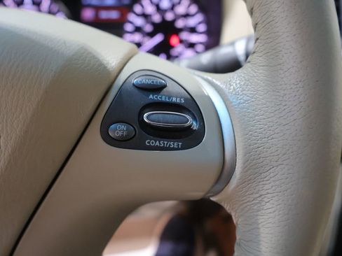 Used 2014 Nissan Pathfinder SL AWD/4WD image 39