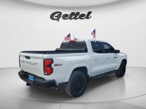 Used 2025 Chevrolet Colorado Z71 w/ Technology Package AWD/4WD image 5