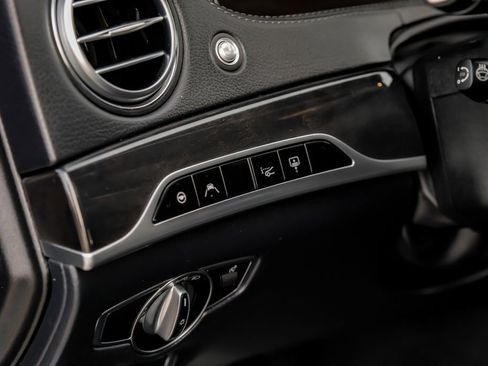 Used 2019 Mercedes-Benz S 560 4MATIC Sedan image 42