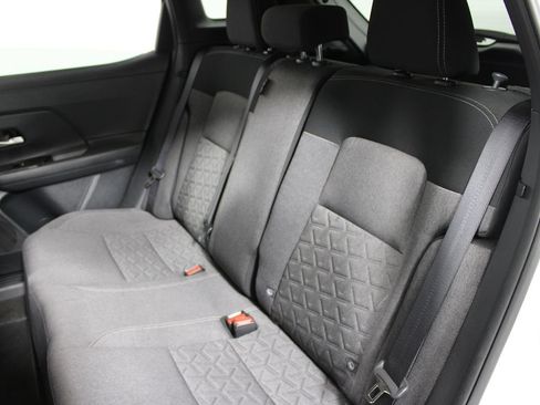 Used 2025 Nissan Kicks SV FWD image 25