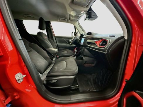Used 2023 Jeep Renegade Trailhawk AWD/4WD image 31