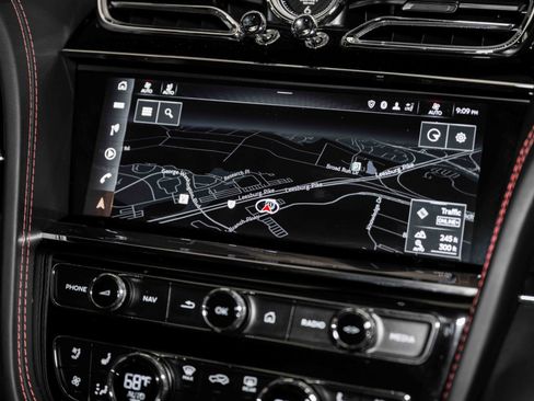 Certified 2022 Bentley Bentayga image 34