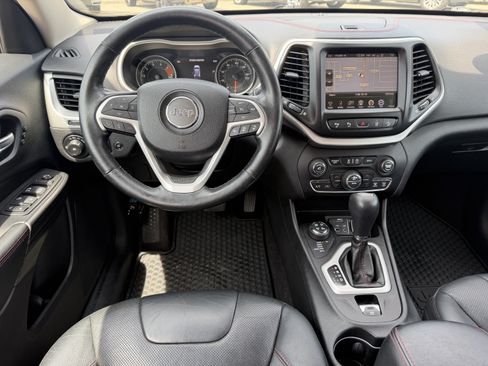 Used 2016 Jeep Cherokee Trailhawk w/ Comfort/Convenience Group AWD/4WD image 10