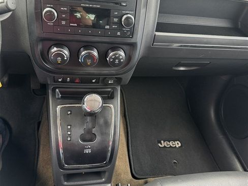 Used 2016 Jeep Patriot Sport w/ Power Value Group AWD/4WD image 17