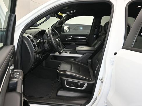Used 2023 RAM 1500 Laramie AWD/4WD image 16