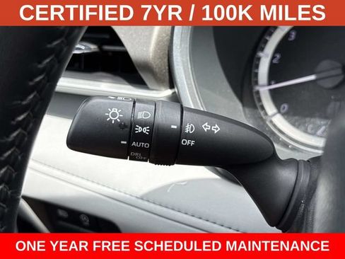 Used 2023 Toyota Highlander XLE FWD image 27
