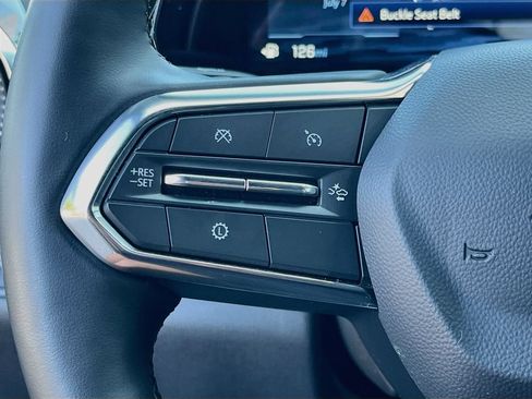 Used 2026 Chevrolet Equinox LT w/ Convenience Package II FWD image 18