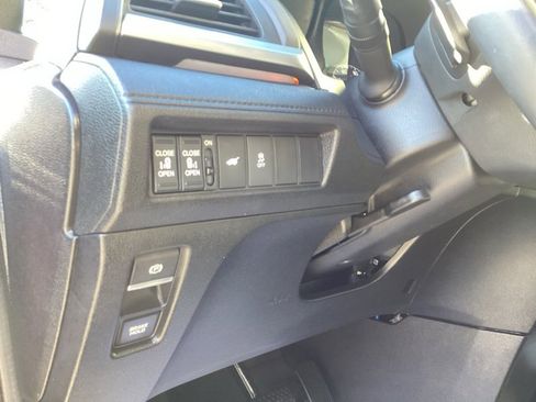 Used 2025 Honda Odyssey Sport-L image 27