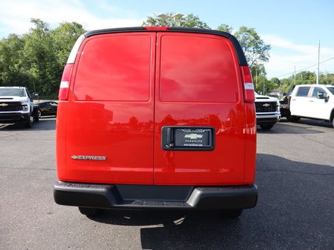 New 2026 Chevrolet Express 2500 w/ Driver Convenience Package RWD image 29