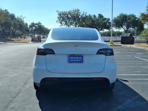 Used 2022 Tesla Model Y Long Range AWD/4WD image 5