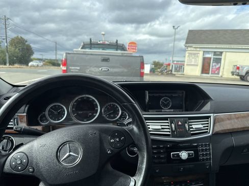 Used 2013 Mercedes-Benz E 350 4MATIC Wagon image 12