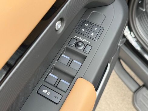 New 2026 Land Rover Defender 130 X-Dynamic SE AWD/4WD image 15