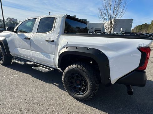 Used 2025 Toyota Tacoma SR image 10