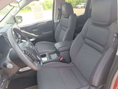 Certified 2024 Nissan Frontier SV RWD image 10