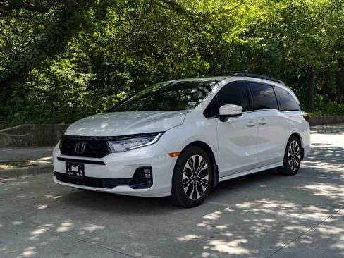 Used 2025 Honda Odyssey Elite image 5