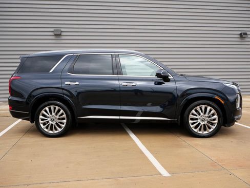 Used 2020 Hyundai Palisade Limited FWD image 3