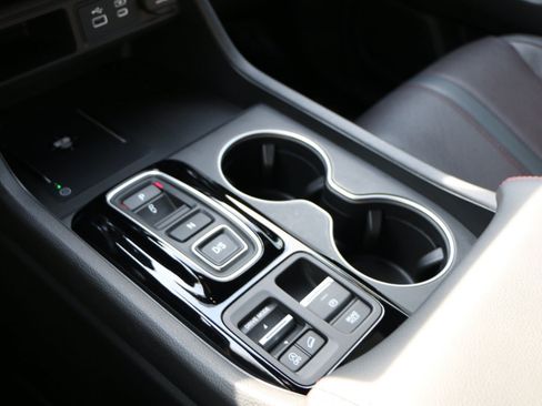 Used 2025 Honda Pilot Black Edition image 27