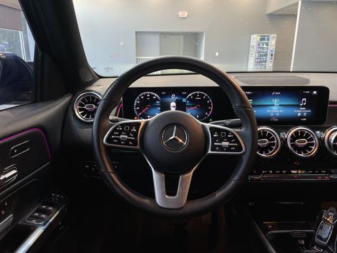 Used 2021 Mercedes-Benz GLB 250 image 21