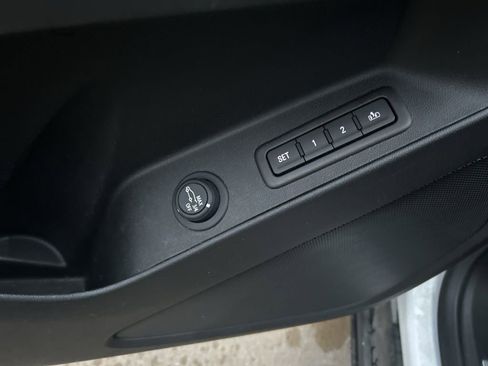 Used 2022 Chevrolet Equinox Premier image 15