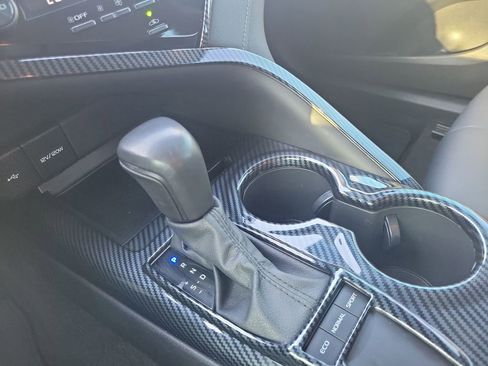 Certified 2022 Toyota Camry SE image 27