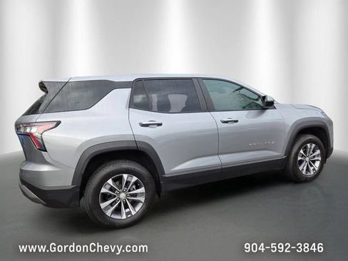 Certified 2025 Chevrolet Equinox LT FWD image 6