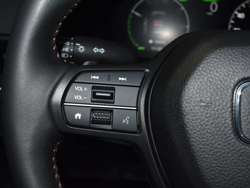 Used 2025 Honda CR-V Sport-L image 9