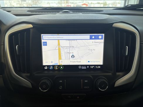 Used 2024 GMC Terrain SLT w/ Infotainment Package II image 15