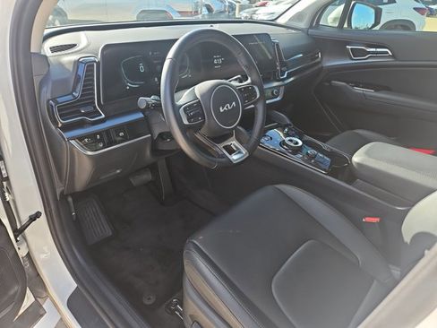 Used 2025 Kia Sportage EX image 10