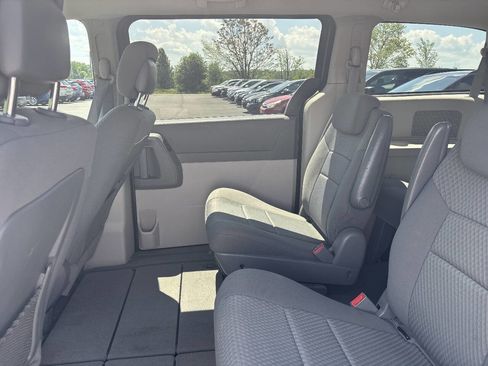 Used 2010 Dodge Grand Caravan Hero FWD image 14