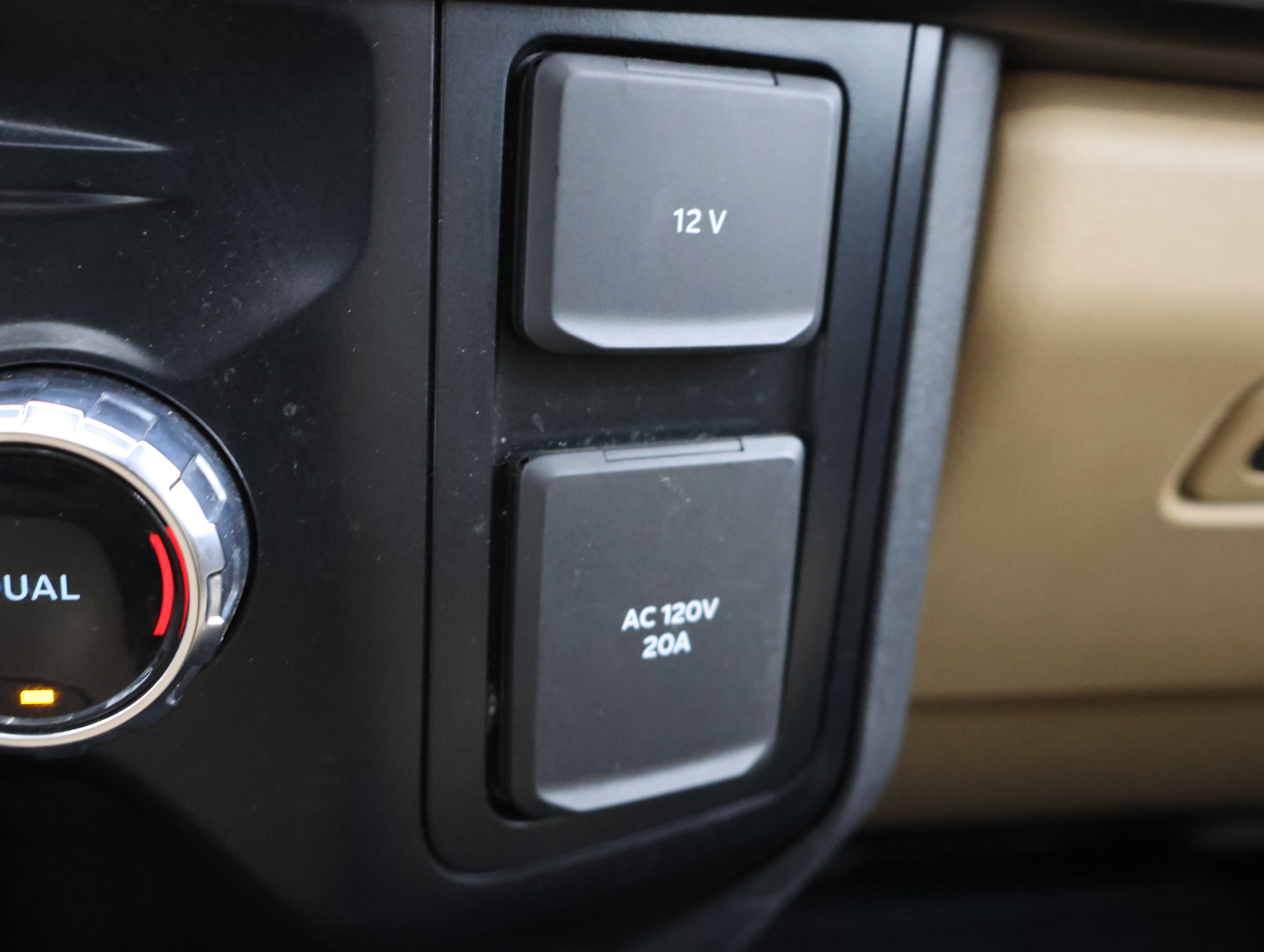 Used 2024 Ford F350 Lariat w/ Sport Appearance Package AWD/4WD image 55