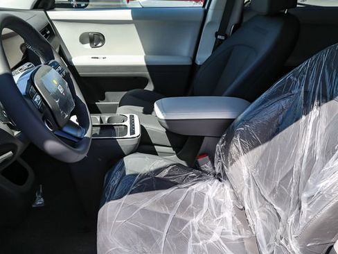 New 2025 Hyundai Ioniq 5 SEL image 17