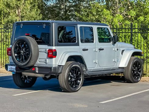 Used 2023 Jeep Wrangler Unlimited Sahara w/ Cold Weather Group AWD/4WD image 3