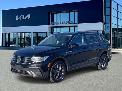 Used 2022 Volkswagen Tiguan SE image 7