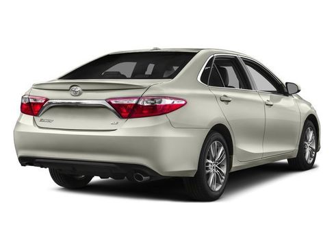 Used 2016 Toyota Camry SE FWD image 2