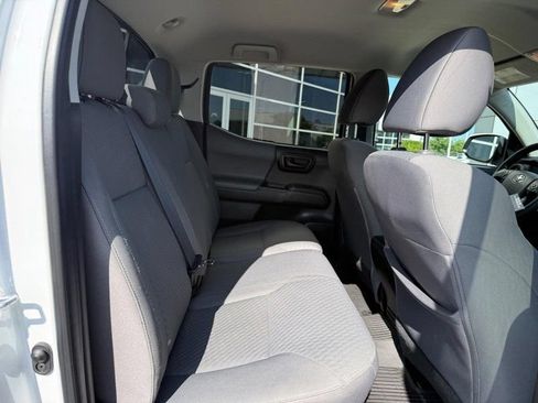 Used 2022 Toyota Tacoma SR AWD/4WD image 12