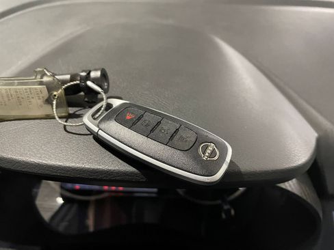 Used 2025 Nissan Versa SV image 21