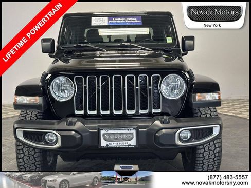 Used 2021 Jeep Gladiator Overland AWD/4WD image 4