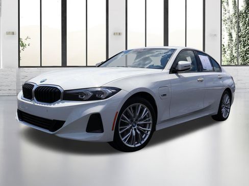 Used 2023 BMW 330e w/ Driving Assistance Package RWD image 1