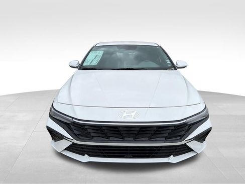 New 2026 Hyundai Elantra Hybrid FWD image 2